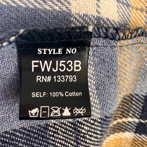 POL Oversized Frayed Flannel Shacket Hoodie. Blues/Yellow. Size Medium. - Picture 7 of 11